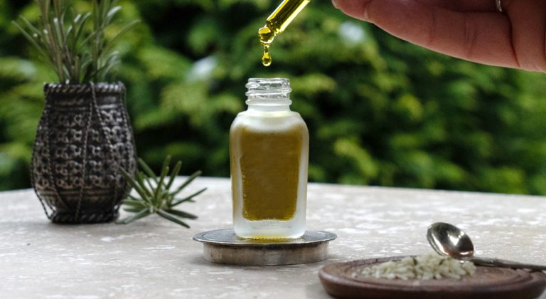 Uleiurile vegetale și uleiurile esențiale