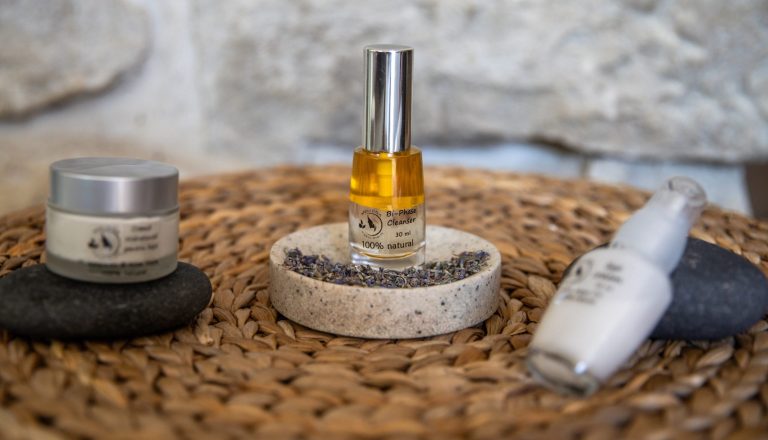 Hidratantă și emolientă? Cum trebuie să fie crema ta?